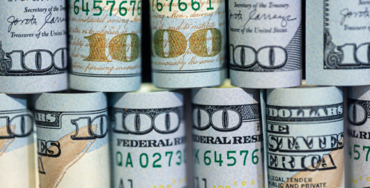 Dólar na Carteira: Por Que Todo Investidor Deveria Ter Exposição à Moeda Americana?